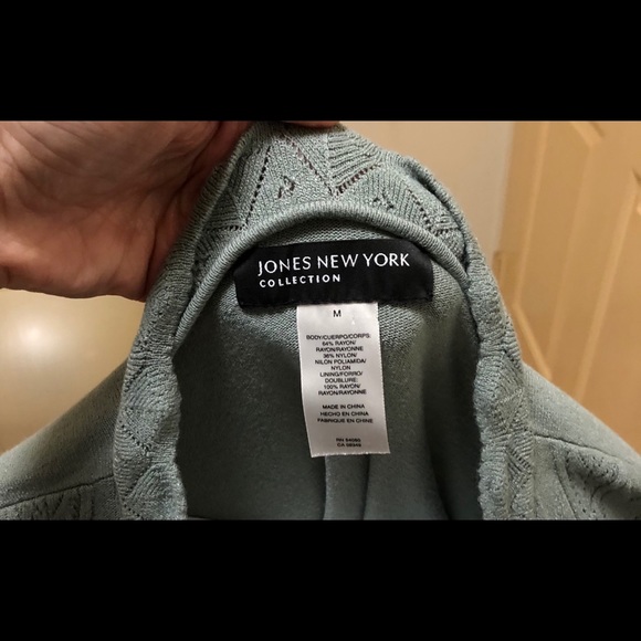 NEW Jones New York Collection in size medium. - Picture 3 of 4